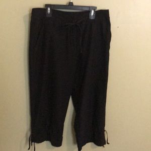 Danskin freestyle capris medium